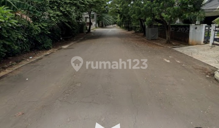 Rumah.lama.di.simprug Golf Jakarta.selatan. 2