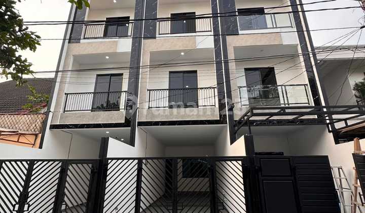 Rumah Brand New Siap Huni di Duri Kepa