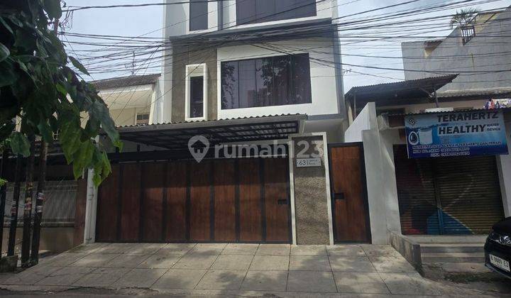 Rumah 3 Lantai Di  Tanjung Duren Jakarta Barat  2