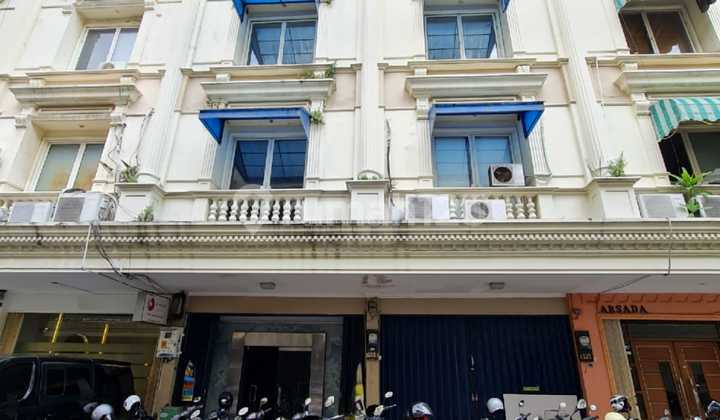 Ruko Gandeng di Supomo Tebet