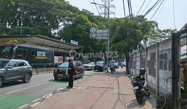 Tanah Jalan Raya Di Senen Jakarta Pusat 2