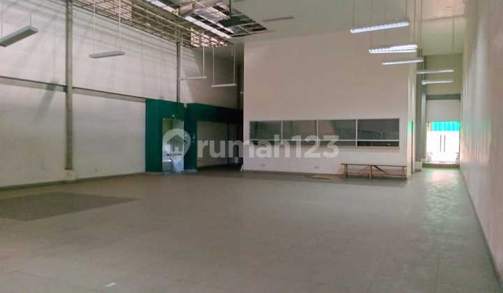 Gedung Kantor Dibawah Njop Parkir Luas Ada Gudang Dipasar Minggu Raya