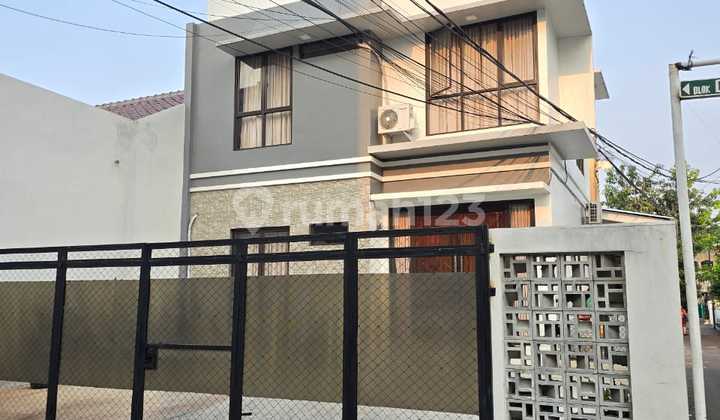 Rumah di Meruya Selatan , Komplek Unilever, Kembangan, Jakarta Bara Rumah di Meruya Selatan , Komplek Unilever, Kembangan, Jakarta Bara