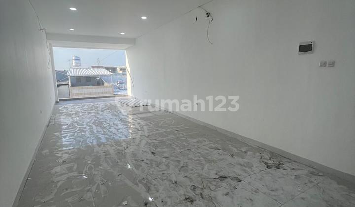 4-Story Shop House in Jelambarutama, West Jakarta 2