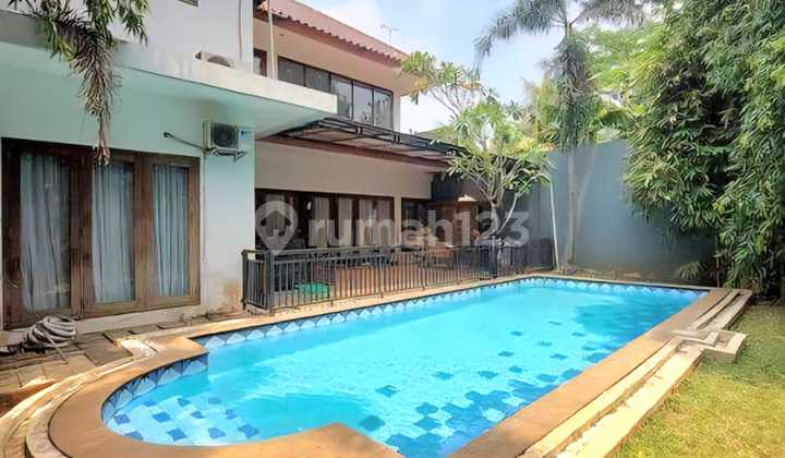 Beautiful Bali Nuance House in Lebak Bulus Town House