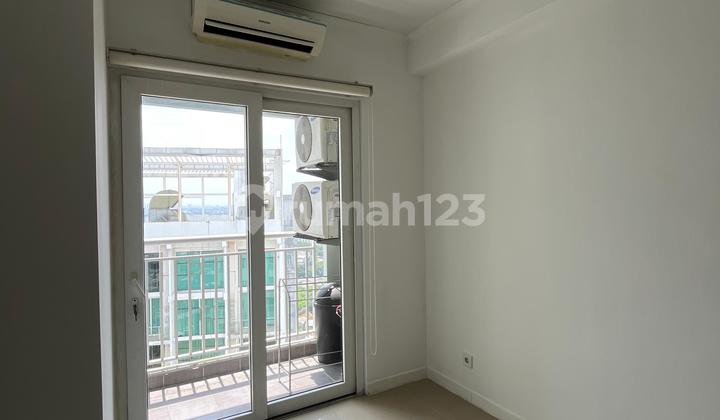 Metro Park Residence Corner at Kedoya ******** 2