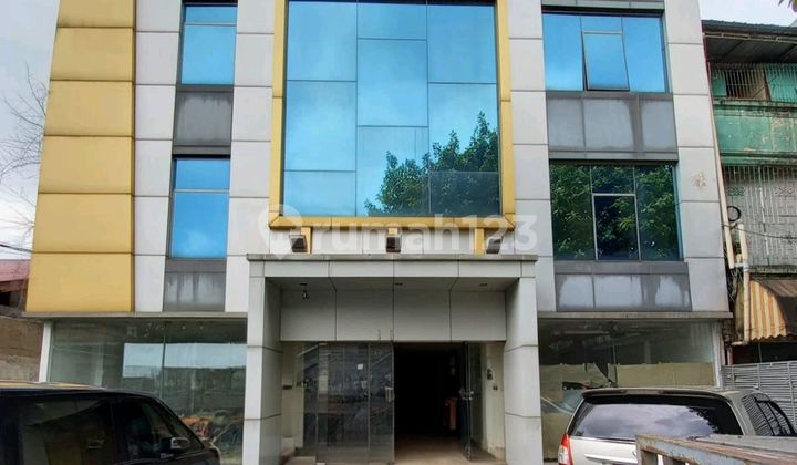 Gedung.kantor di Mampang Prapatan Jakarta Selatan.