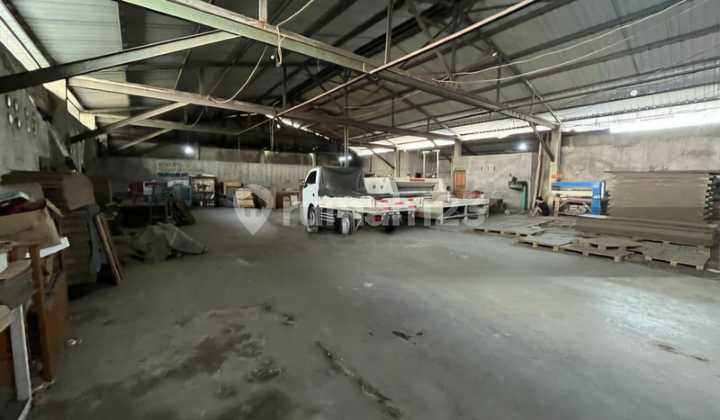 Factory in the Jembatan Dua Area, West Jakarta Business District Factory in the Jembatan Dua Area, West Jakarta Business District