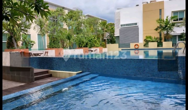 Townhouse Oaze Residence Di.tomang Jakarta Barat