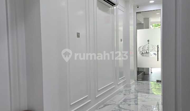 4-unit row shophouse in Menteng, ideal for investment in Central Jakarta. 4-unit row shophouse in Menteng, ideal for investment in Central Jakarta.