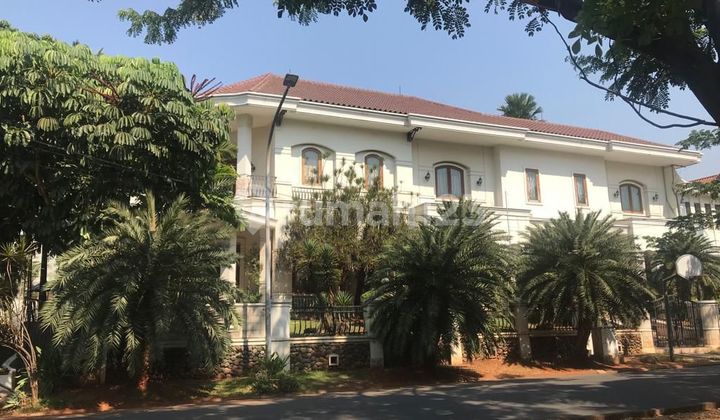 Rumah Hoek Di Pondok Indah Jakarta Selatan