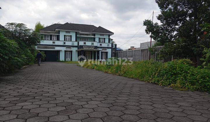 Sebrang Pakuwon Mall Rumah Halaman Luas Murah 1