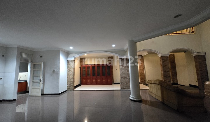 Ready to Occupy House with Spacious Parking in Kelapa Gading 2