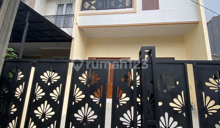 Jual Rumah Brand New 3 Lantai, Bebas Banjir