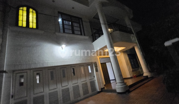 Ready to Occupy House with Spacious Parking in Kelapa Gading