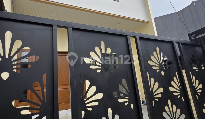 Jual Rumah Brand New 3 Lantai, Bebas Banjir 2