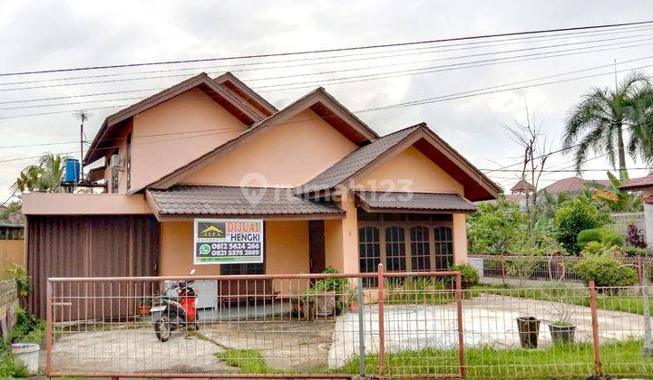 Dijual Rumah Plus Tanah Luas Harga Murah Jl. Surya Pontianak Kota 1