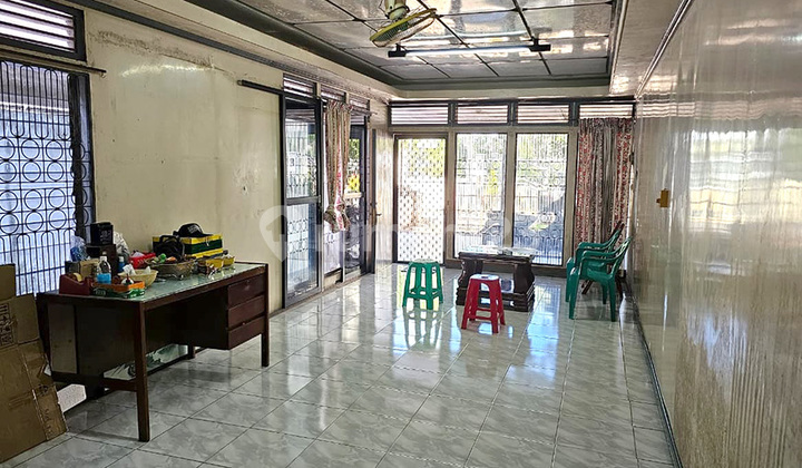 Jual Rumah 2 Lantai Semi Furnish Hadap Timur Harga Murah 2