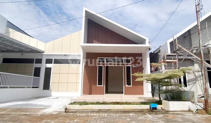 For Rent Ready-to-Occupy House Dazhill Symphony Paris 2 Pontianak For Rent Ready-to-Occupy House Dazhill Symphony Paris 2 Pontianak