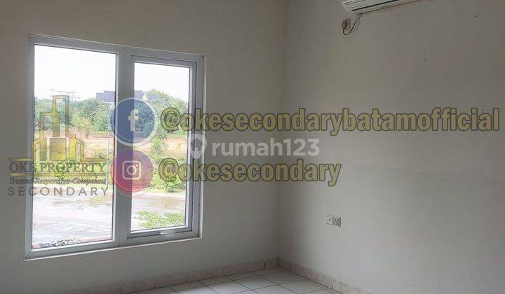 Jual Bangunan 2 Lantai Dan Lahan Kosong Beverly Avenue 10