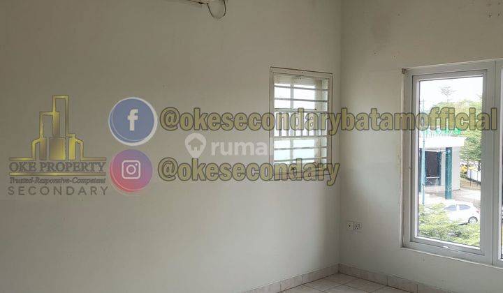 Jual Bangunan 2 Lantai Dan Lahan Kosong Beverly Avenue 14