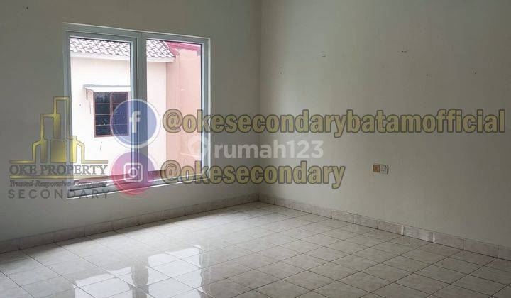 Jual Bangunan 2 Lantai Dan Lahan Kosong Beverly Avenue 15