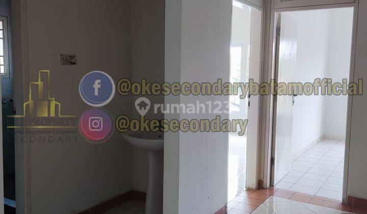Jual Bangunan 2 Lantai Dan Lahan Kosong Beverly Avenue 19