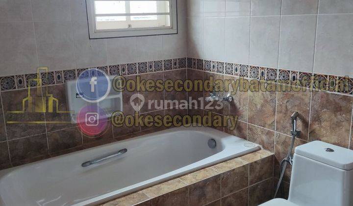 Jual Bangunan 2 Lantai Dan Lahan Kosong Beverly Avenue 20