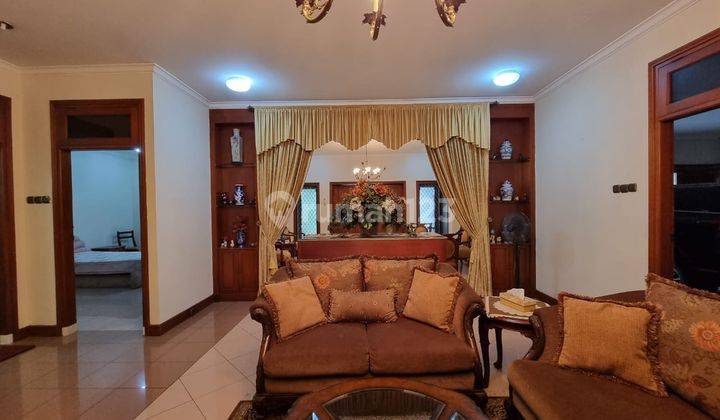 Disewakan Rumah Modern Look Area Senopati, 2 Lantai, Big Balcony, Murah 1