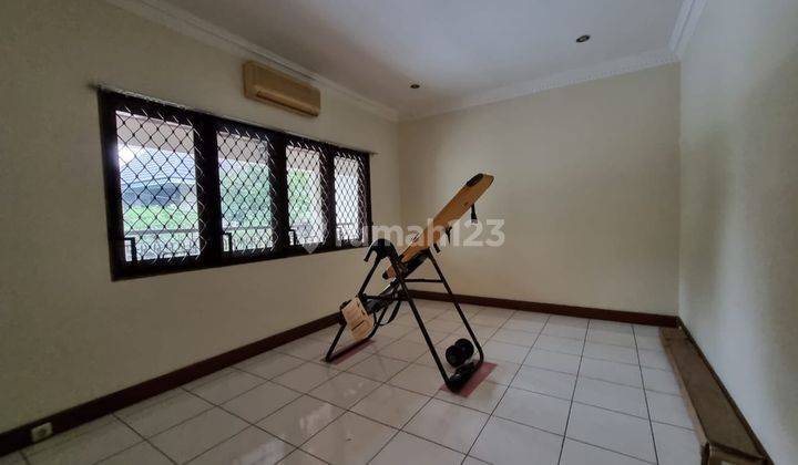 Disewakan Rumah Modern Look Area Senopati, 2 Lantai, Big Balcony, Murah 6