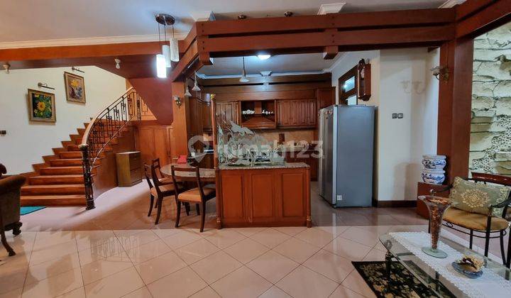 Disewakan Rumah Modern Look Area Senopati, 2 Lantai, Big Balcony, Murah 20