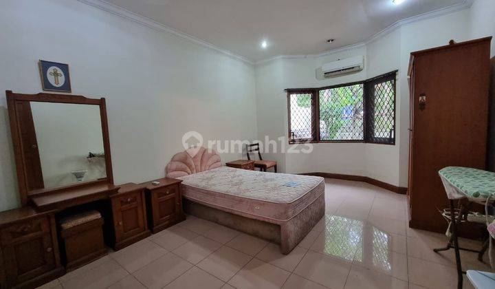 Disewakan Rumah Modern Look Area Senopati, 2 Lantai, Big Balcony, Murah 25