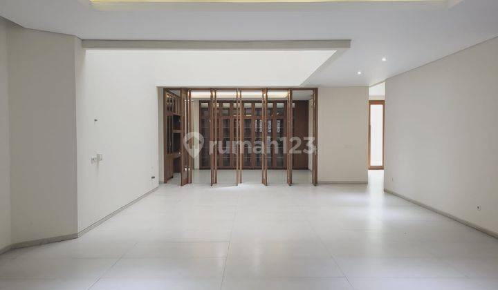 Disewakan Rumah Mewah 4 Kamar di Menteng Kolam Indoor 9