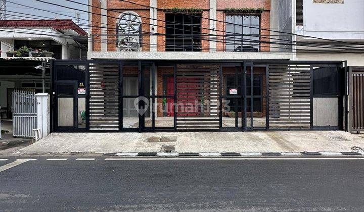 Brand New Rumah Industrial Kawasan Elite di Setiabudi 2 Lantai 1