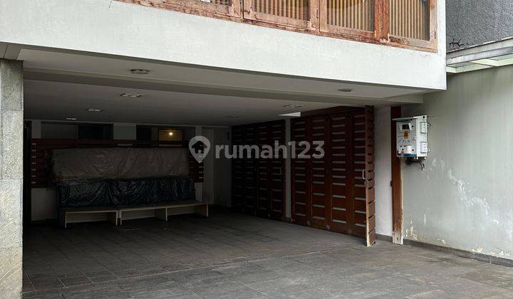 Rumah Mewah di Pondok Indah 2 Lantai Dengan Mini Studio Dan Pool 2