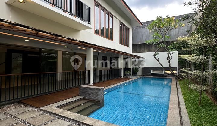For Rent: House in Permata Hijau with 700m2 Area and Swimming Pool For Rent: House in Permata Hijau with 700m2 Area and Swimming Pool