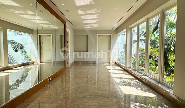 Rumah Mewah di Kebayoran Baru Kawasan Premium 4 Kamar Dg Pool