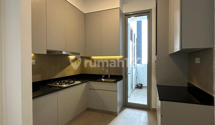 Disewakan The Stature Jakarta 3 Kamar City View Interior Bagus 2