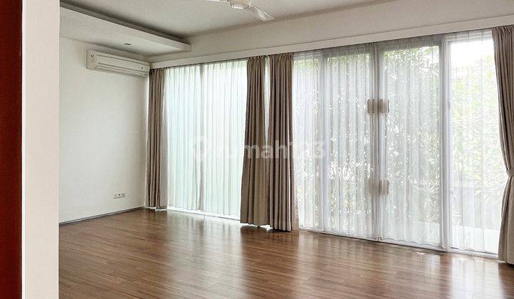 Rumah Mewah di Scbd Jakarta Selatan Unfurnished Dengan Pool 2