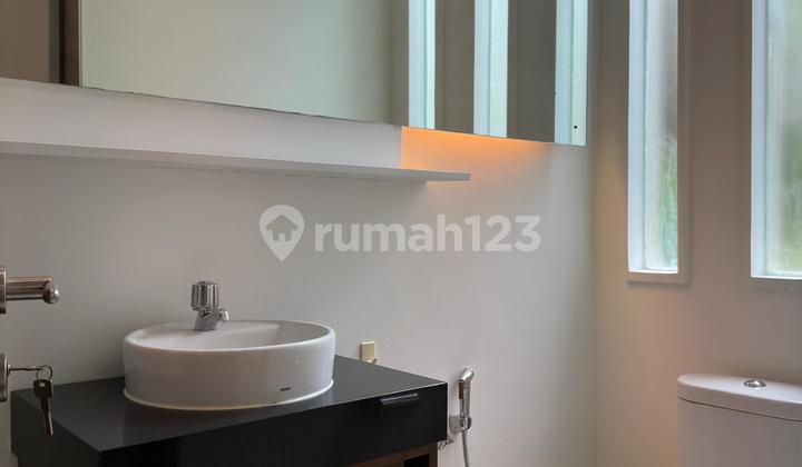 Disewakan Townhouse di Senopati 2 Lantai Mini Garden Pool 2