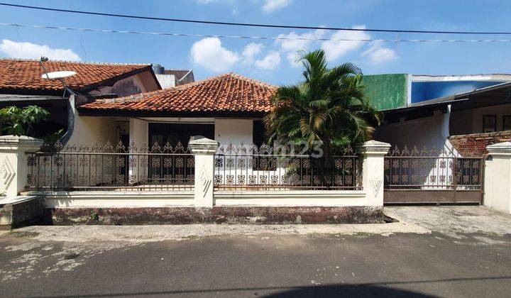 Rumah 2 Lantai Samping Tip Top Pondok Gede 1