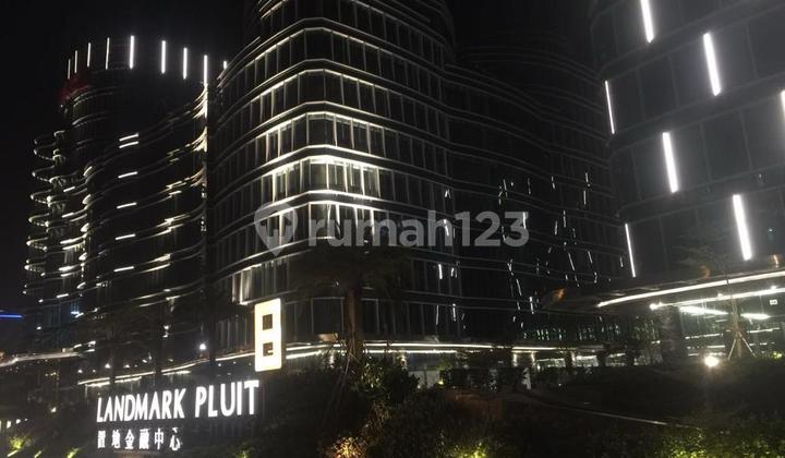 Gedung Kantor Di Landmark Pluit