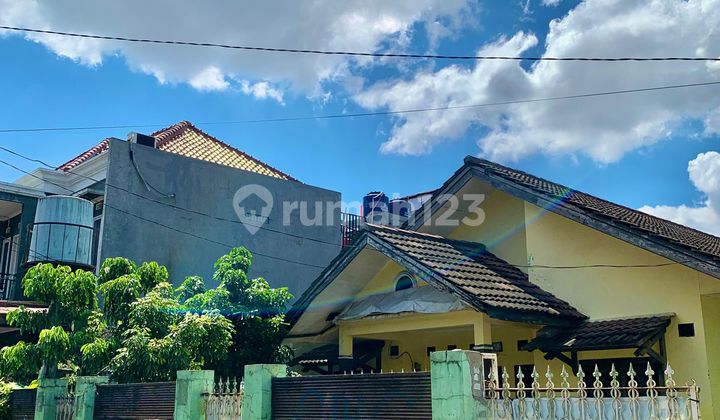 Rumah Lama Hitung Tanah Di Simprug Jakarta Selatan Rumah Lama Hitung Tanah Di Simprug Jakarta Selatan