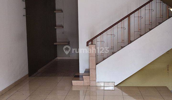 Rumah 2 lantai di Siap HUNI Legenda Wisata ada 2 Kamar Tidur 1