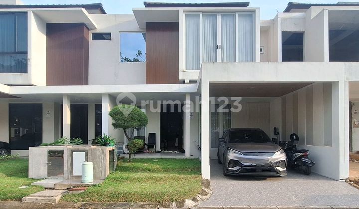 2-Story House Grand Orchid Fully Renovated and Interior Facing Public Facilities Near Djuwita School, Bcs Mall, Neat Environment,