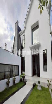 Dijual !! Rumah Cantik 2lantai Bangun Dari Nol Konsep American Style Ada Basement Lokasi Tengah Batam Center Dijual !! Rumah Cantik 2lantai Bangun Dari Nol Konsep American Style Ada Basement Lokasi Tengah Batam Center