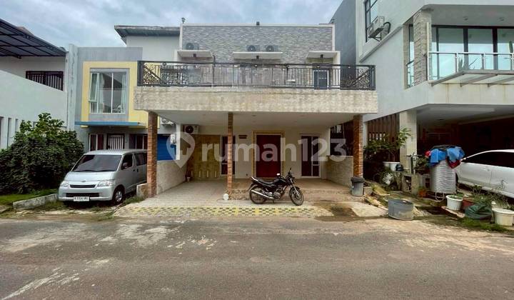 Dijual.cepat.!!.rumah 2.5 Lantai Beverly Green Siap Huni Dekat Pelabuhan Dan Megamall Batam Center