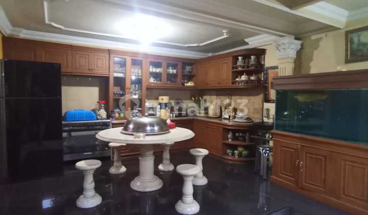 HOME &amp; SALON READY TO OCCUPY, STRATEGIC LOCATION IN BANYUMANIK 2