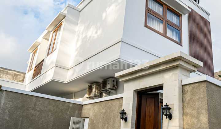 Rumah Vila Di Kuta Selatan With Private Pool Rumah Vila Di Kuta Selatan With Private Pool