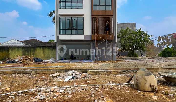 3+1 Bedroom House in Kemang, South Jakarta Near Lippo Mall Kemang